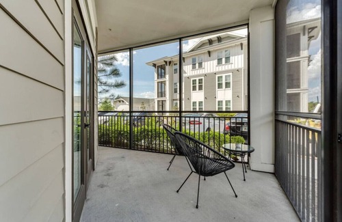 Ruskin Apartment | Sun-Kissed Sanctuary: Family-Friendly 3 Bed Oasis