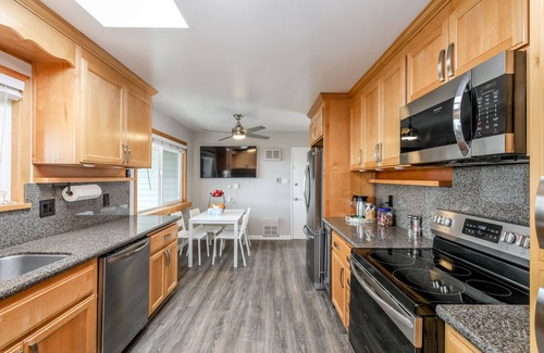 Fairview House | Sun-lit, Luxurious 3BR Home ideal for families