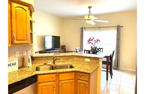 Sun 'N Lake House | Sun N Lake entire Villa on Granada