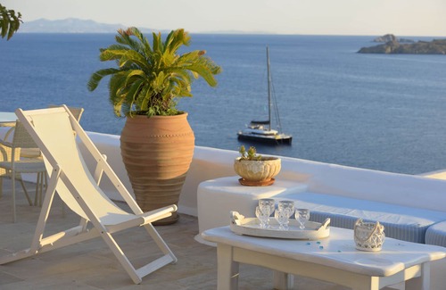 Ornos Villa | Sun,Romance and a Unique Sandy beach!