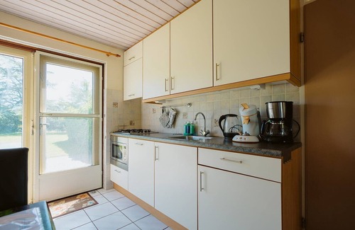 Ouddorp House | Sun, sand, and the nearby sea, combined with this cosy holiday home, leave nothing to be desired (dog-friendly, fenced).
