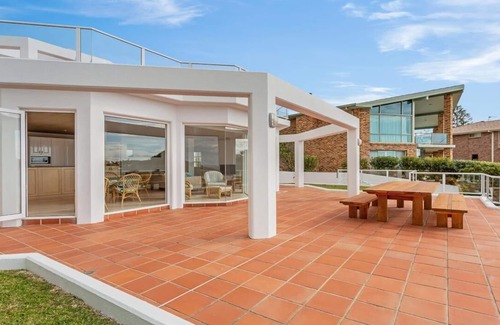 Forster House | Sun, Sand, Beachside house with magical views.
