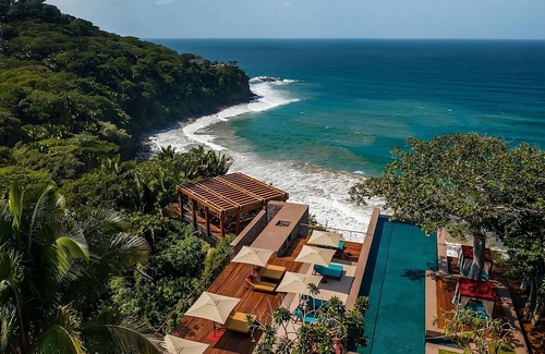 Lo de Marcos House | Sun, Sand & Relaxation! Pools, Beachfront, Free Parking, Free Breakfast!
