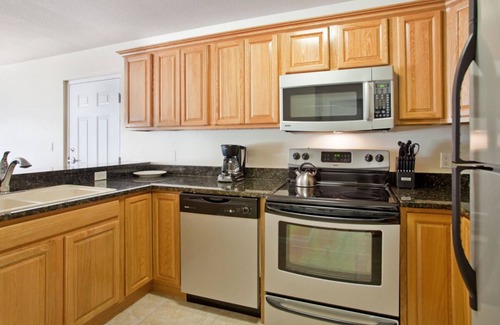 Crystal Harbour Apartment | Sun, Sand & Surf! 4 Comfortable Units, Outdoor Pool, Near Cayman Turtle Center!
