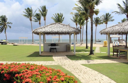 Crystal Harbour Apartment | Sun, Sand & Surf! 4 Comfortable Units, Outdoor Pool, Near Cayman Turtle Center!