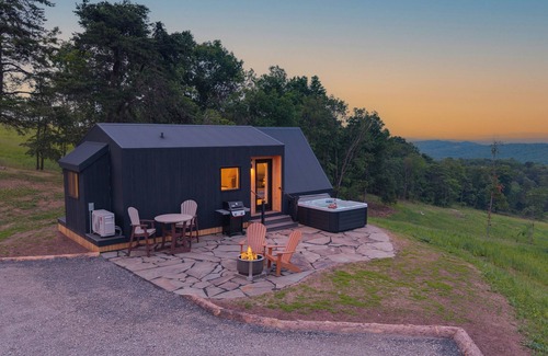 Augusta House | Sun Valley Overlook A-Frame | Wow Views + Hot Tub