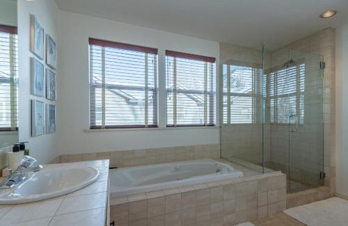 Ketchum House | Sunbird Condo 9