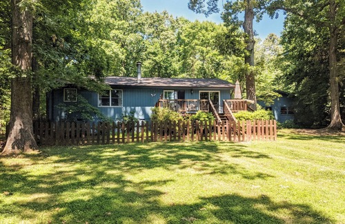 Bumpass House | Sunbreak: Secluded home, gorgeous waterfront, kayaks, pool table, fast wifi!