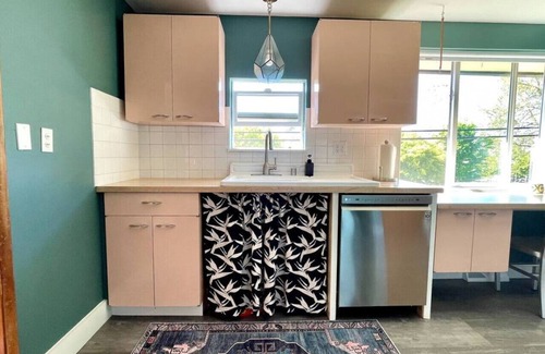 Fremont House | Sunbreak Suite in Fremont with Park Views