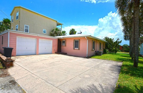 St. Augustine Beach House | Sunburst Cottage Beachside