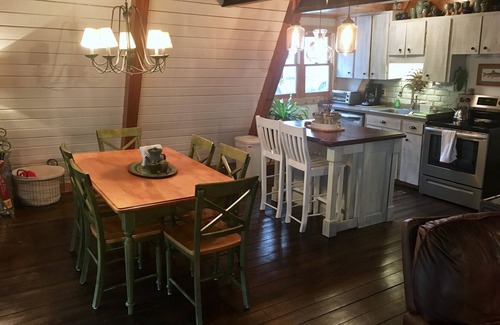 Boone Cabin | Sunburst Creekside Cabin - New Hot Tub!