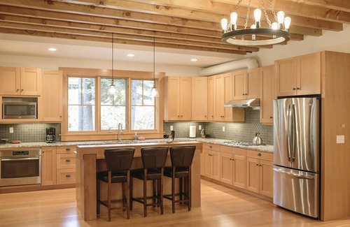 Cle Elum House | Suncadia Rustic Lodge: Gas Fire Pit, Bikes, Snow Shoes, BBQ, Cul-de-sac