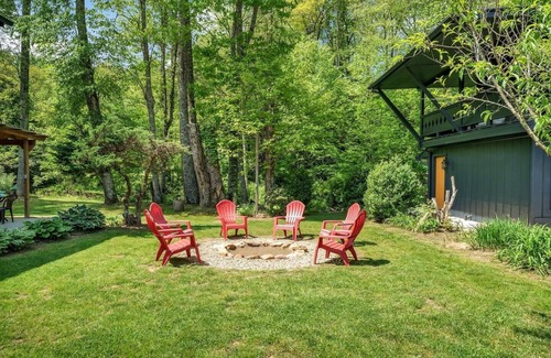 Newland Ski Chalet | Suncatcher Chalet - *10 min to Linville Falls* No Cleaning Fee