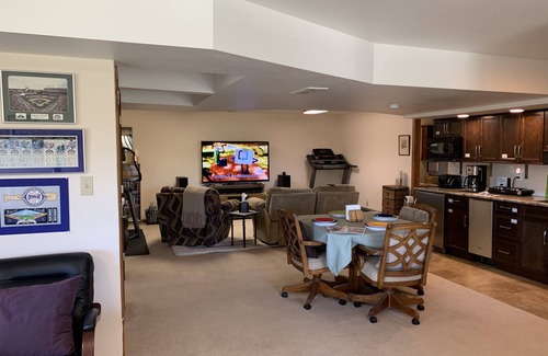 Parker Apartment | Sundance on the prairie. Light &open 2bdrm walkout basement apt w/mountain views