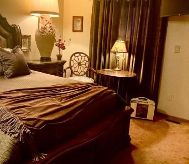 Cheyenne Bed & Breakfast | Sundance Suite - Prairie Rose Bed & Breakfast