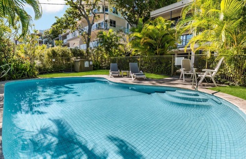 Noosa Heads Apartment | Sundown Lodge 1 - Near Hastings St & the beach