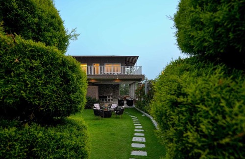 Bullawala House | Sundowner Bunglow - Your Own 5 Star