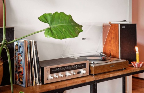Yamba Apartment | Sundowner Motel brings refined mid-century charm to Yamba’s seaside village.