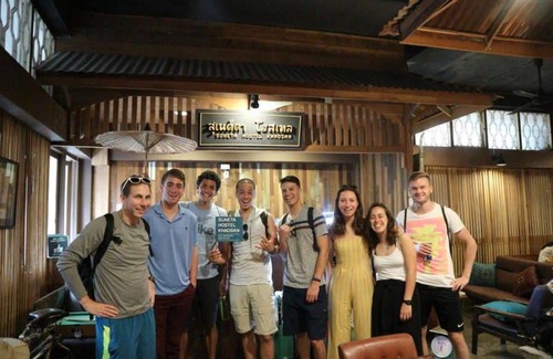 Talat Yot Hostel | Suneta Hostel Khaosan