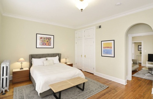 Georgetown Apartment | Sunfilled Georgetown Penthouse Apartment In Classic Townhouse