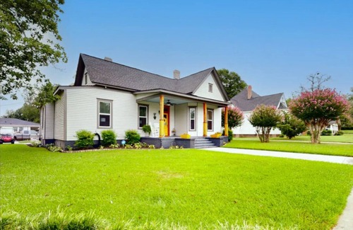 Covington House | Sunflower Cozy House