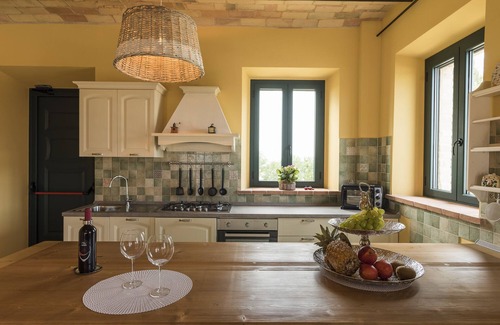 Corridonia Other | Sunflower, self-contained apartment, swimming pool, whirlpool, wi-fi, air conditioning