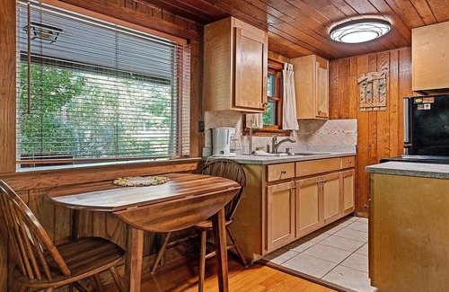 Maggie Valley Cabin | Sunflower Shack: 1 BR, 1 BA in Maggie Valley, Sleeps 2