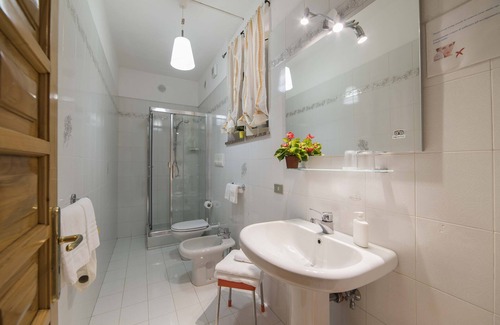 San Lazzaro Cabin | Sunflower with en-suite bathroom - hiking Amalfi coast - Path of Gods
