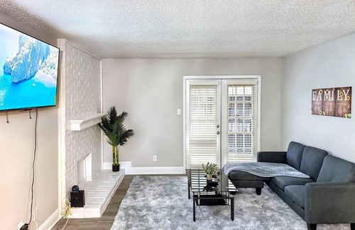 Addison Apartment | Sung stay near Addison Circle