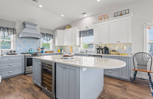 Duck House | Sunkissed OBX Luxury, 6 bedroom, Elevator, Pool, Hot tub in Duck. SALE/PROMOTION