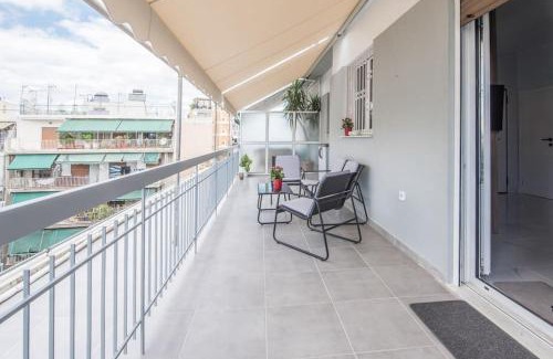 Omonia Apartment | Sunlight rooftop apartment