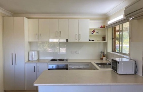 Tamworth Apartment | Sunlit Serenity in East Tamworth