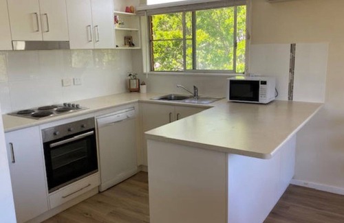 Tamworth Apartment | Sunlit Serenity in East Tamworth