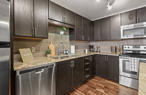 Downtown Dallas Apartment | Sunlit Serenity Downtown