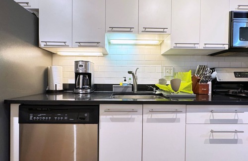 Downtown Boston Apartment | Sunlit Spacious 3BR in Heart of Downtown Boston! Guest Favorite!