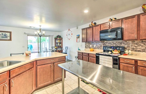 Tucson House | Sunlit Tucson Escape w/Patio ~ 10 Mi to Dwtn!