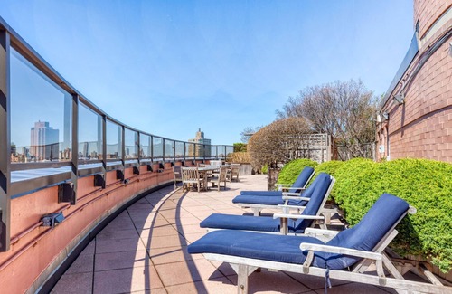 Upper East Side Apartment | Sunlit UES 2BR w/DM, Elevator & Gym, nr Central Park, by Blueground