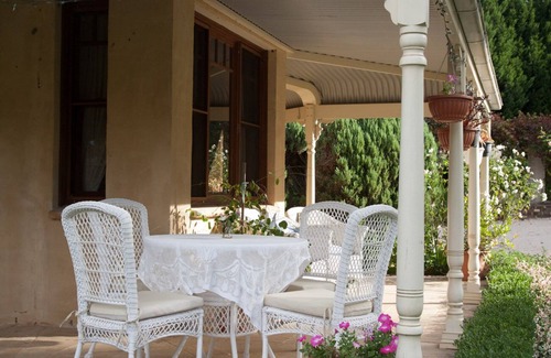 Kurrajong Apartment | Sunningdale at The WIllows Luxury Suite