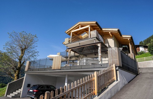 Moso in Passiria Apartment | "Sunnseitn Lodge Apt Exclusive Panorama" with heated whirlpool, infrared sauna and large terrace.