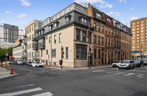 Center City West Apartment | Sunny 1/1 | Center City | Sofa Bed | Sleeps 6