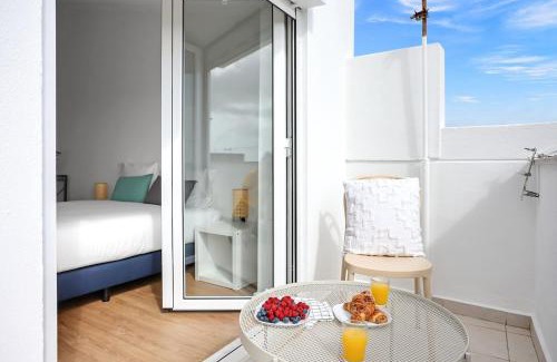 Cacilhas Apartment | Sunny 2 bedroom apartment in Almada - Balconies with River View