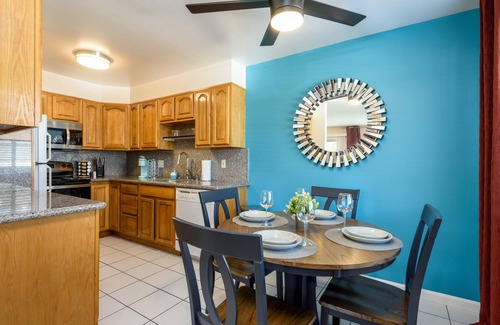Farm Hills Apartment | Sunny 2-bedroom near Standford Hospitals with sparkling Pool