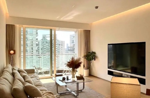 Xuhui Apartment | Sunny Abode鼎园D Newly renovated near Xintiandi