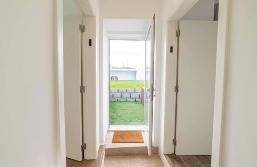 Alcantara Apartment | Sunny Alcântara Apartment with Pool & Garden