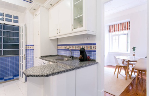 Santa Engracia Apartment | Sunny Alfama | Family-Friendly | Fast WiFi