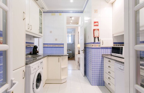 Santa Engracia Apartment | Sunny Alfama | Family-Friendly | Fast WiFi