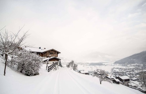 Kaprun Villa | Sunny Alpine Apartment by the Slopes