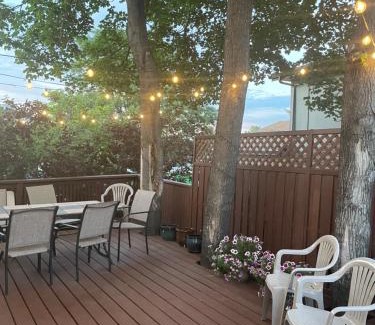North Central Westminster House | Sunny and Spacious, Hottub, Piano, Guitars, Fenced Yard, Pets Welcome, LGBT Friendly
