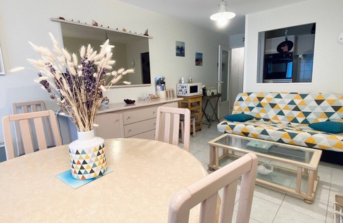 Les Sables d'Olonne Apartment | Sunny Apartment Near Beach, WiFi, Garage, Balcony