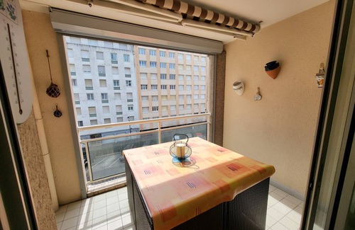 Les Sables d'Olonne Apartment | Sunny Apartment Near Beach, WiFi, Garage, Balcony